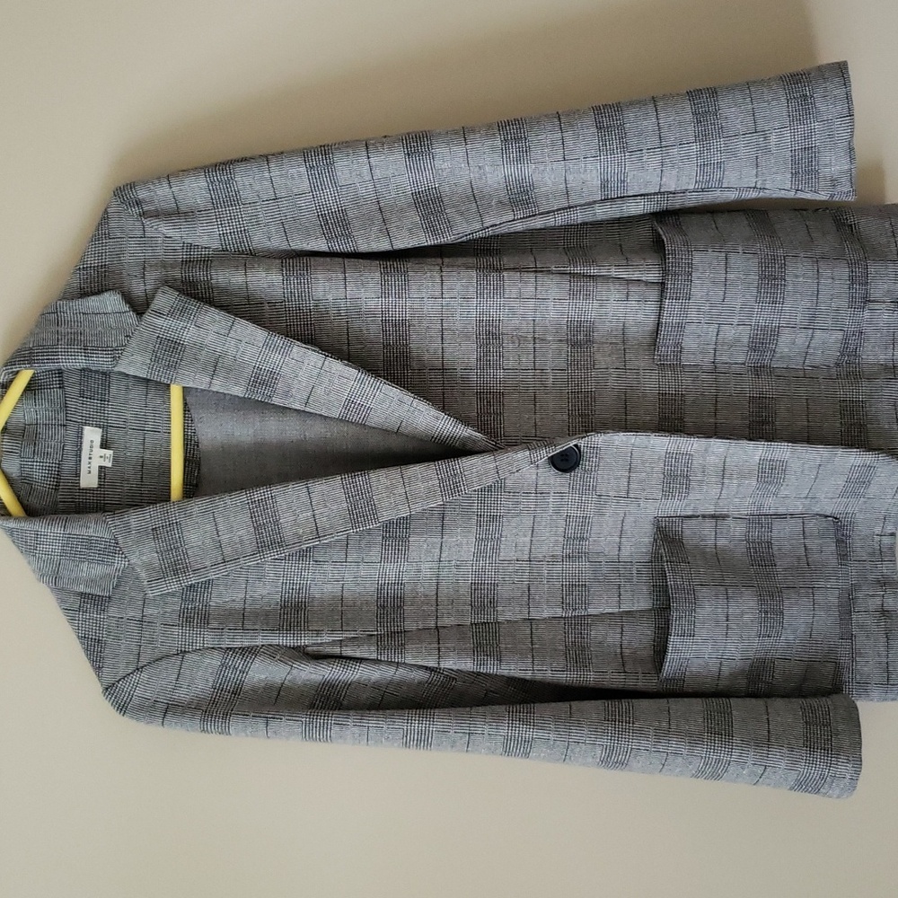 Women's plaid blazer